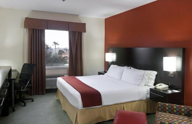Holiday Inn Express Hotel And Suites Brownsville By Ihg Extérieur photo