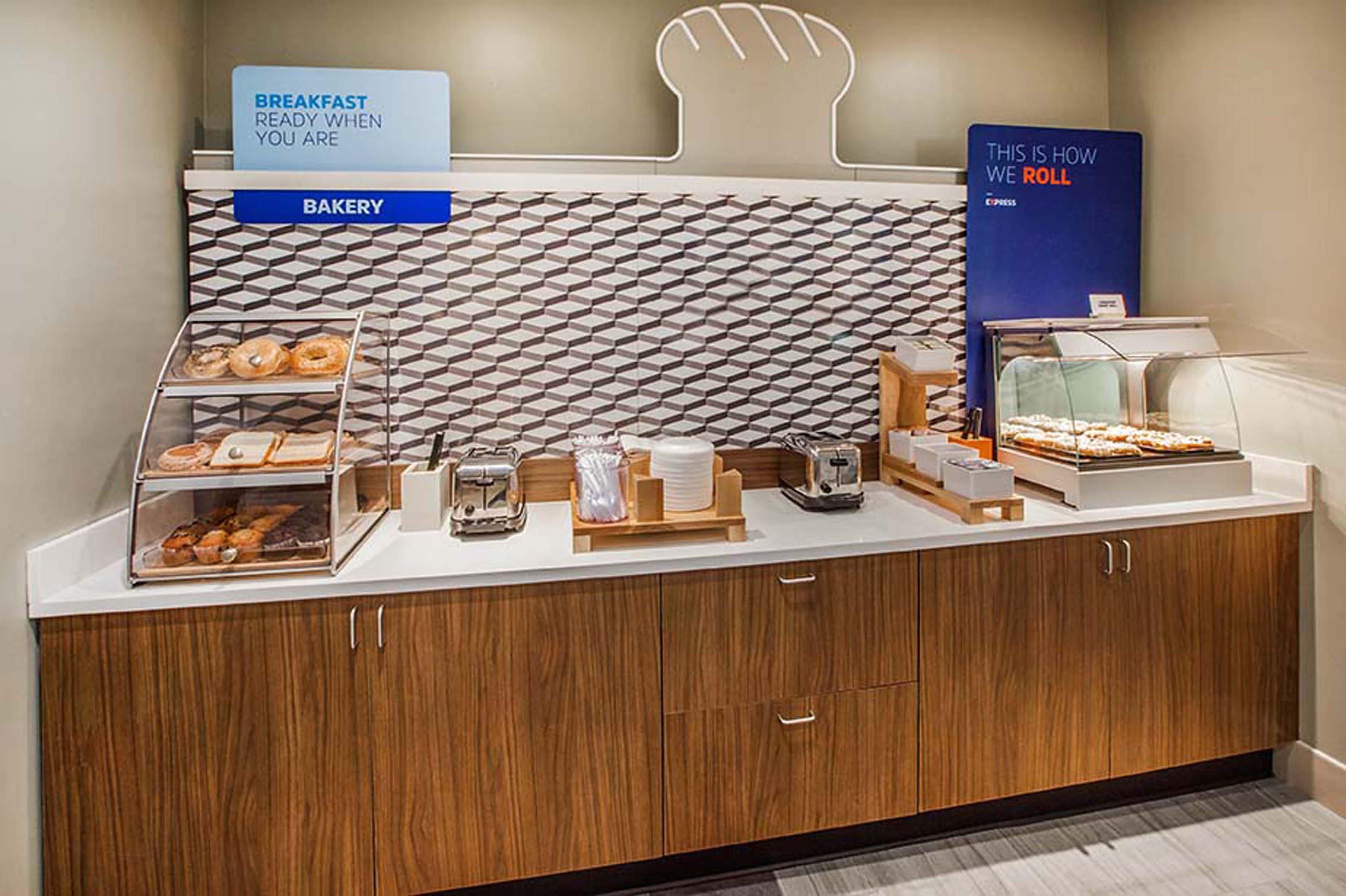 Holiday Inn Express Hotel And Suites Brownsville By Ihg Extérieur photo
