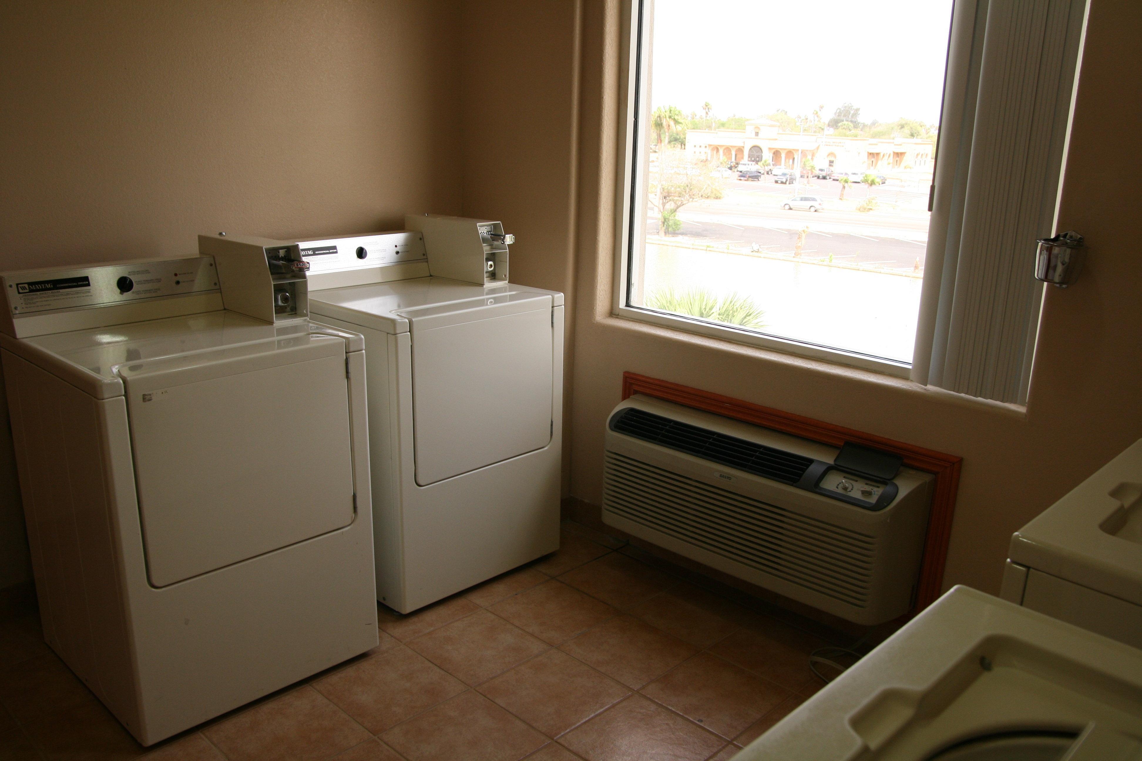 Holiday Inn Express Hotel And Suites Brownsville By Ihg Extérieur photo