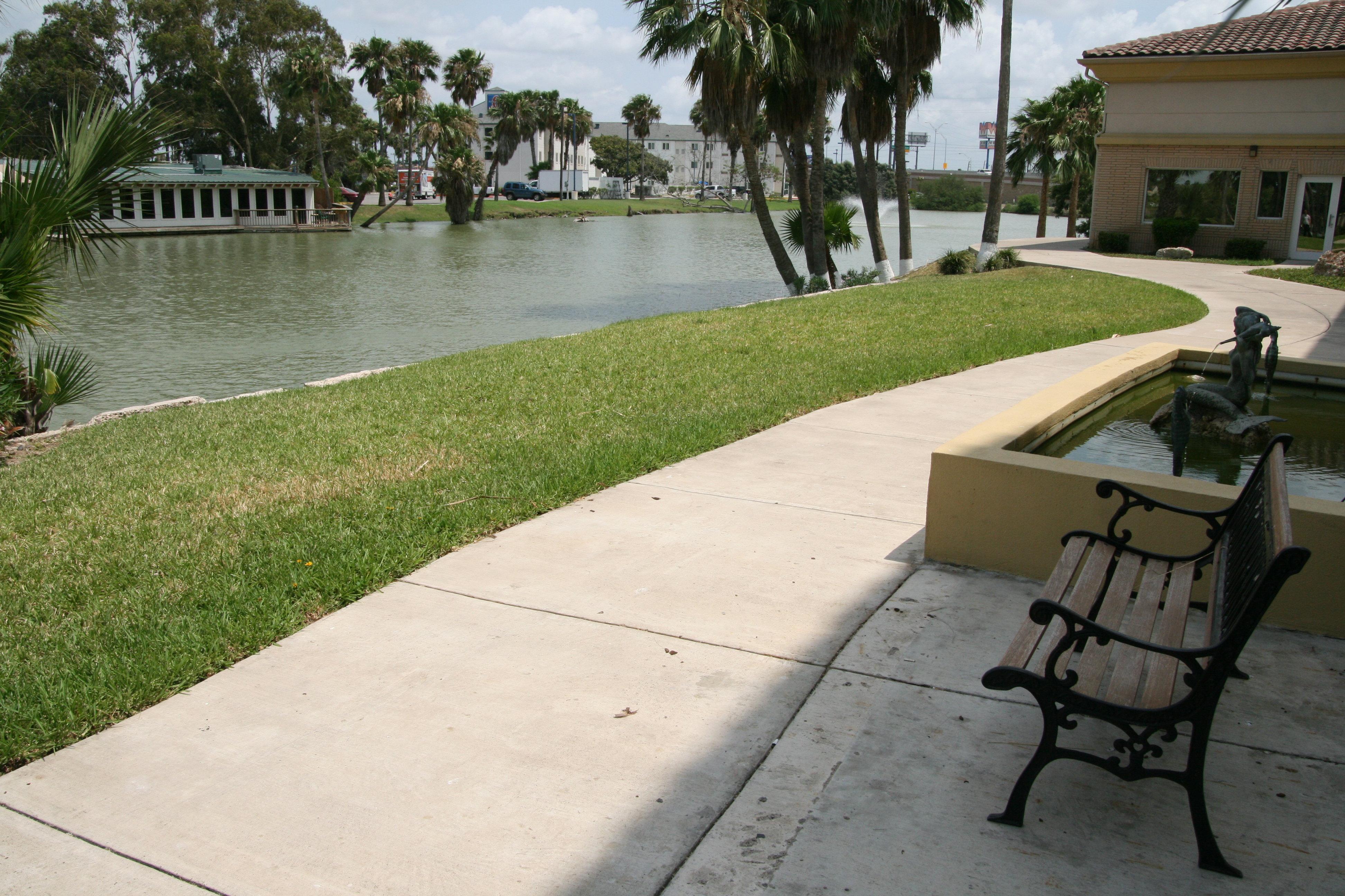 Holiday Inn Express Hotel And Suites Brownsville By Ihg Extérieur photo