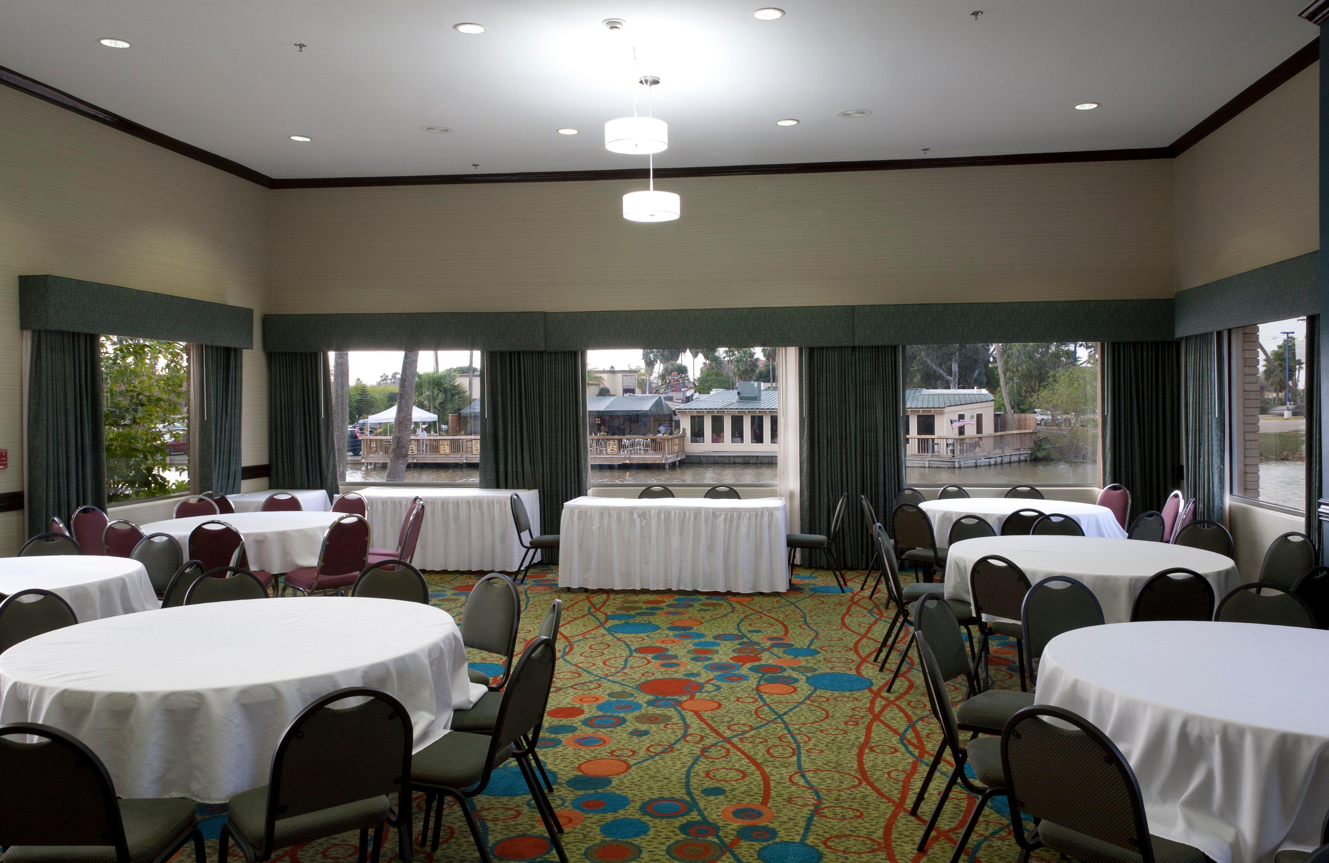 Holiday Inn Express Hotel And Suites Brownsville By Ihg Extérieur photo
