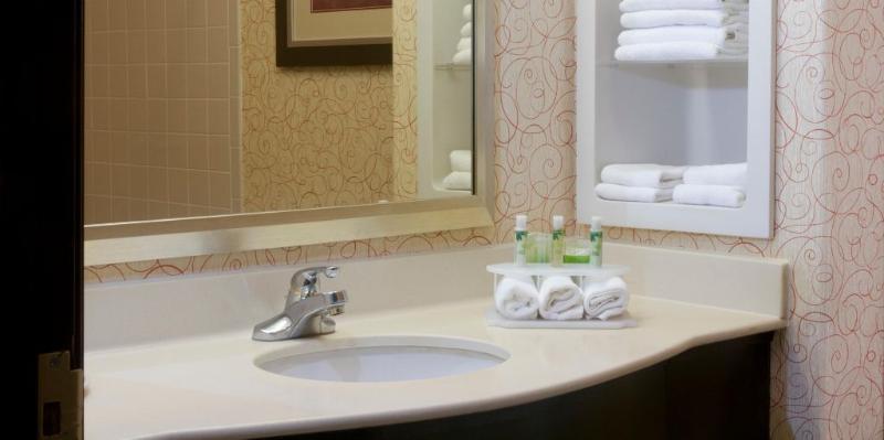 Holiday Inn Express Hotel And Suites Brownsville By Ihg Extérieur photo