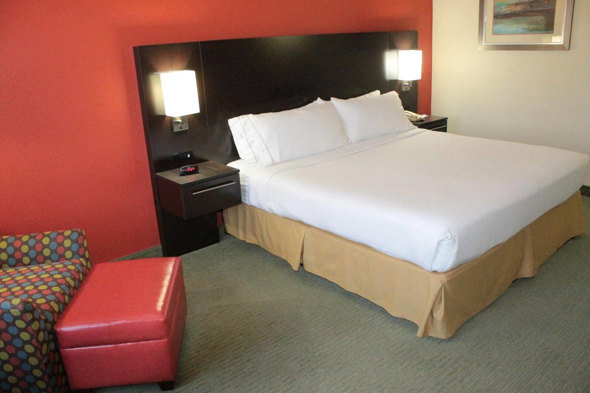 Holiday Inn Express Hotel And Suites Brownsville By Ihg Extérieur photo