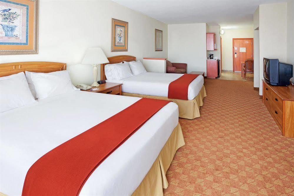 Holiday Inn Express Hotel And Suites Brownsville By Ihg Extérieur photo