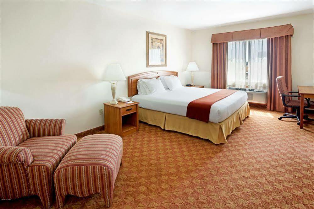 Holiday Inn Express Hotel And Suites Brownsville By Ihg Extérieur photo