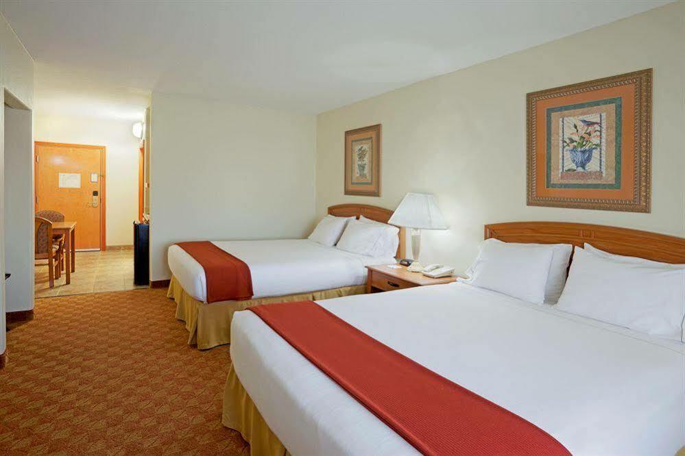 Holiday Inn Express Hotel And Suites Brownsville By Ihg Extérieur photo